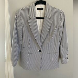 Nine West Seersucker Blazer size 6